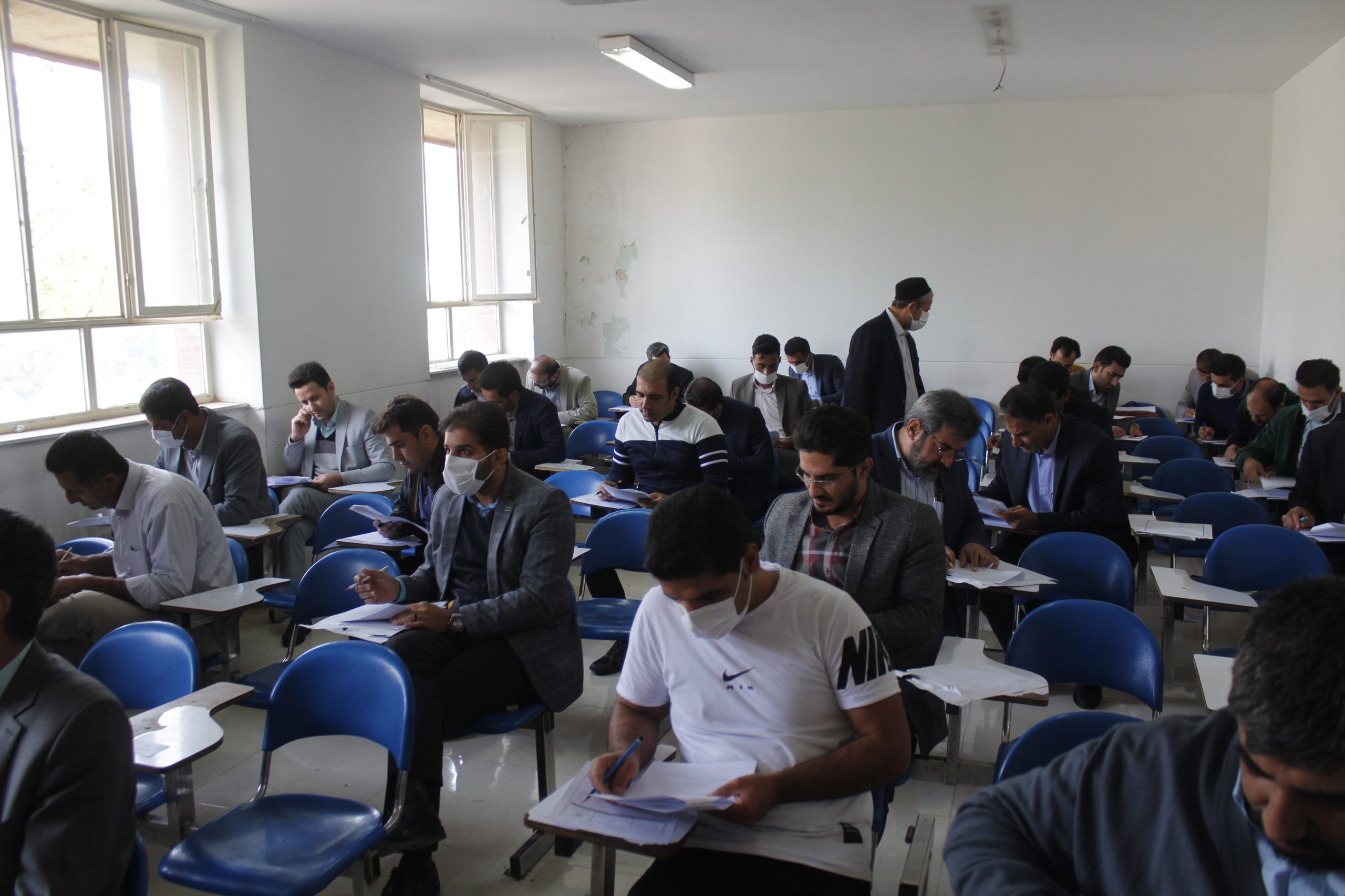 گزارش تصویری ازبرگزاری آزمون عمومی کارآموزان کارشناسان رسمی دادگستری استان لرستان در خرم آباد